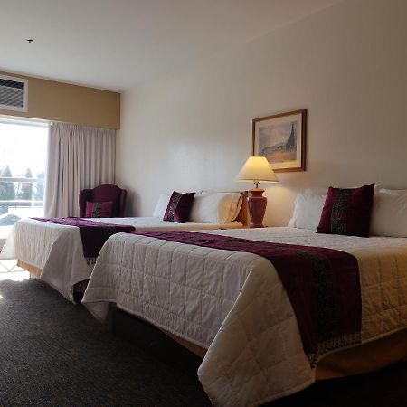 Totem Lake Hotel Керкленд Экстерьер фото